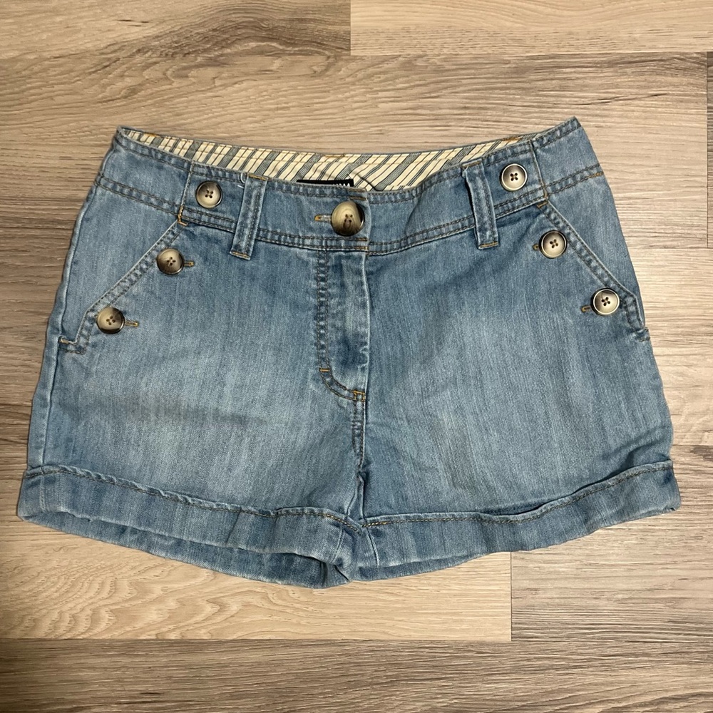 Women’s H&M Cute Light Denim Jean Shorts Size 6